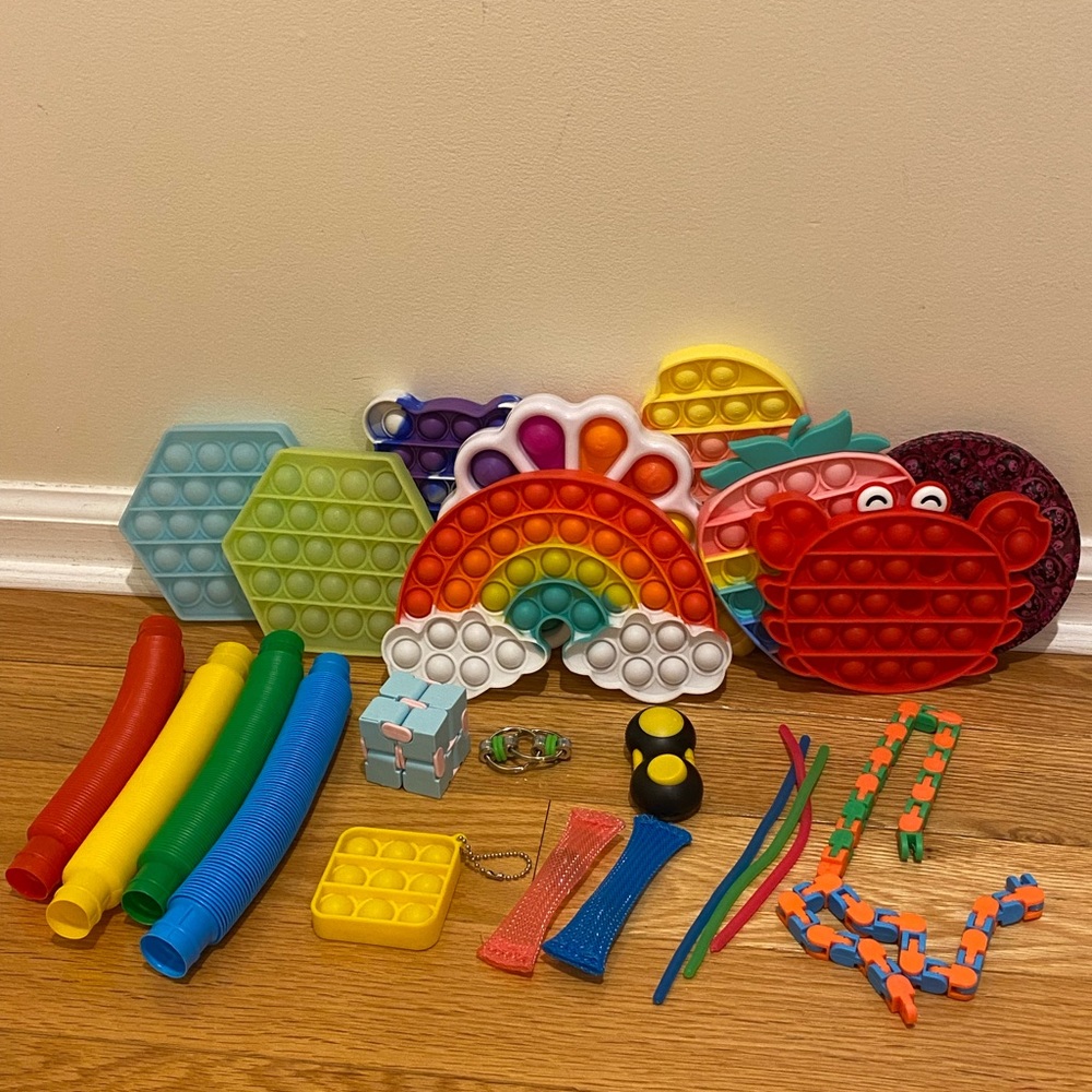 *HUGE PACK OF FIDGETS AND MORE*